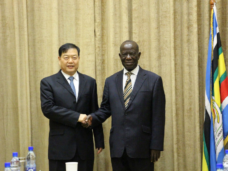 2017年1月21日，森源集团董事长楚金甫率领高级别访问团到访乌干达并会见乌干达副总统爱德华·塞坎迪。