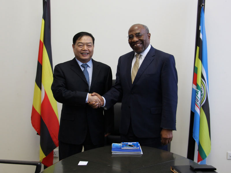 2017年1月22日，森源集团董事长楚金甫率领高级别访问团到访乌干达并会见乌干达总理鲁哈卡纳·鲁贡达。
